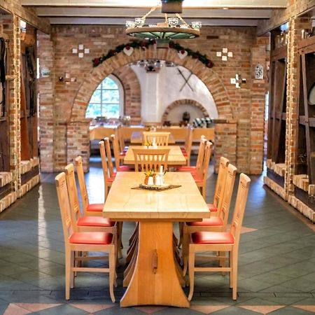 Ritterhof Kampehl Hotel Neustadt  ภายนอก รูปภาพ