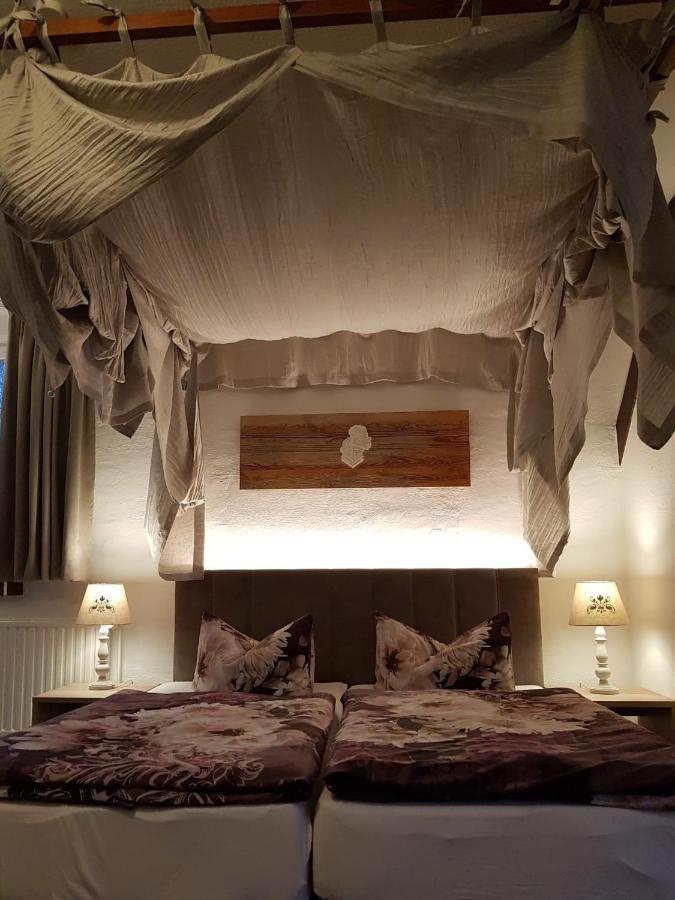 Ritterhof Kampehl Hotel Neustadt  ภายนอก รูปภาพ